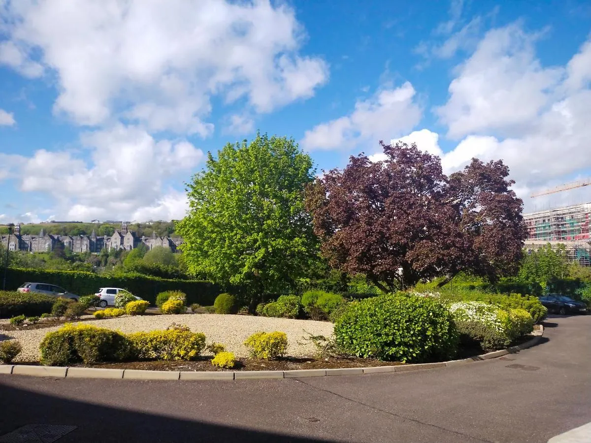 Crescent Apartments Homestay Cork