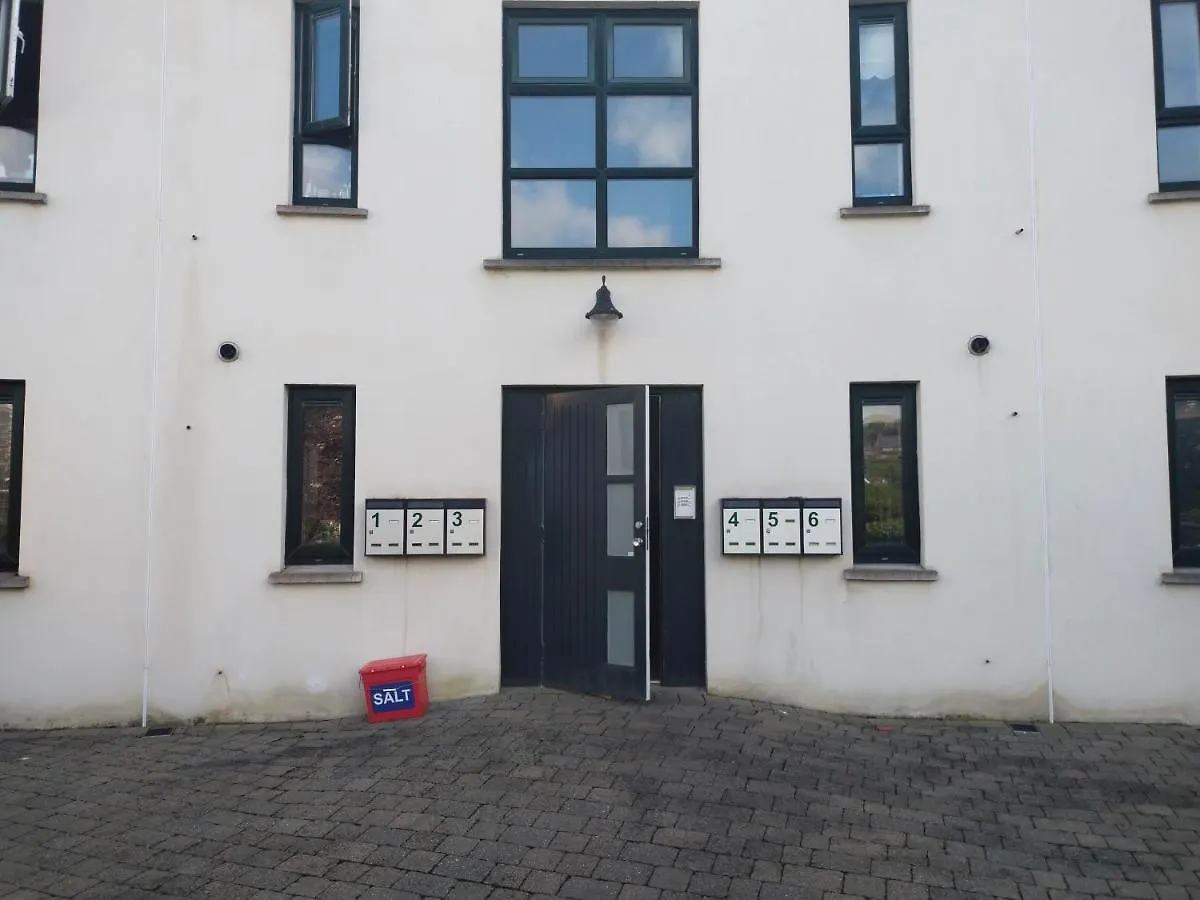 Crescent Apartments Homestay Cork