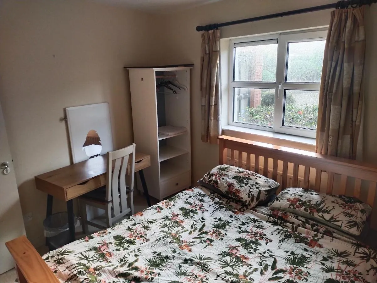 Crescent Apartments Homestay Cork