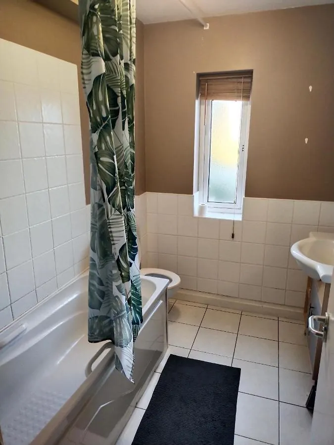 Crescent Apartments Homestay Cork