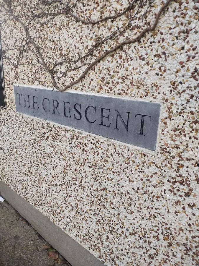 Crescent Apartments Homestay Cork