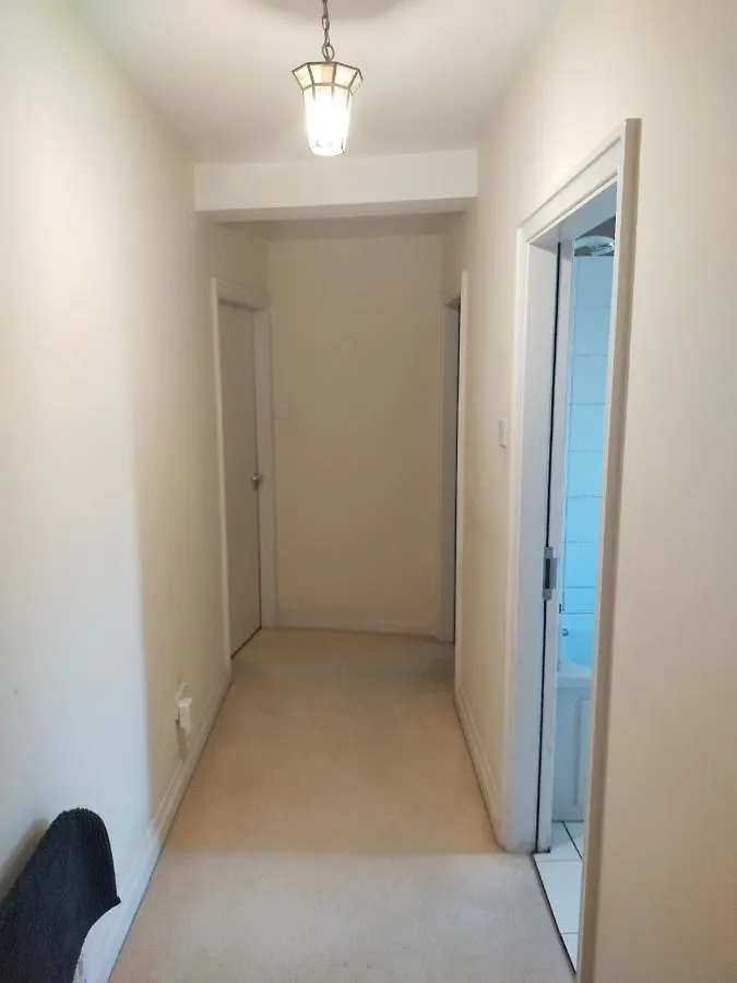 Crescent Apartments Homestay Cork 0*,